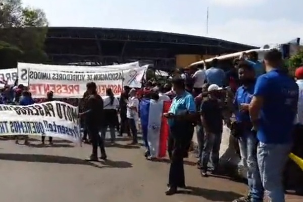 Piden reapertura total del Puente de la Amistad para la reactivación del comercio