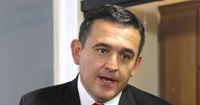 La Nación / “Vyropáma voi”, dicen alumnos mientras Petta huye de la realidad
