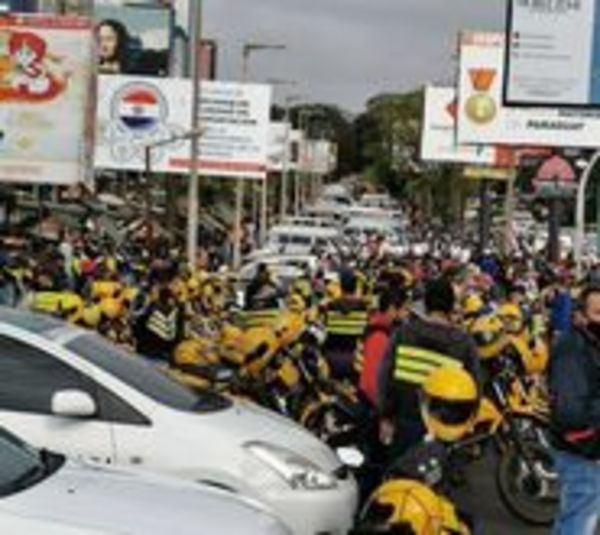 Comerciantes de frontera se manifiestan - Paraguay.com