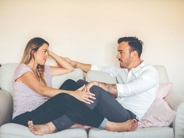 Tenía COVID positivo y fue a visitar a la novia