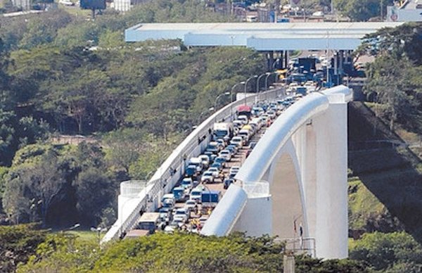 Ejecutivo autoriza apertura de Puente de la Amistad por un periodo de prueba de 3 semanas