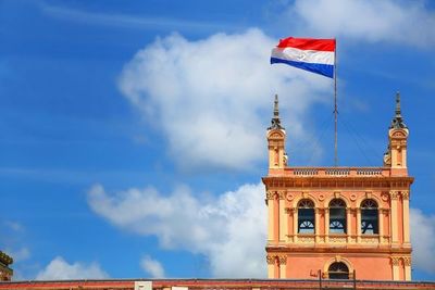 Instan a acelerar recomposición fiscal, ante caída económica menor a la esperada - MarketData
