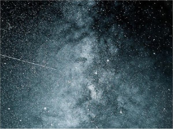 Prueban que hay hielo de agua atrapado en el polvo de estrellas