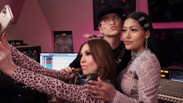 HOY / Thalía, Sofía Reyes y Farina lanzan "Latin Music Queens" en Facebook Watch