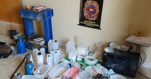La Nación / Descubren laboratorio clandestino para procesar cocaína en Villa Elisa