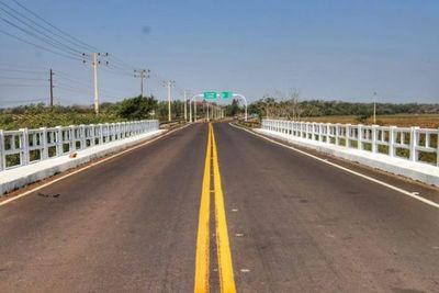 Culminan labores de asfaltado en tramo que conecta tres distritos de Guairá
