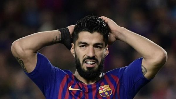 El “pistolero” Luis Suarez hizo copiatin, le pillaron y por eso no jugará con Ronaldo