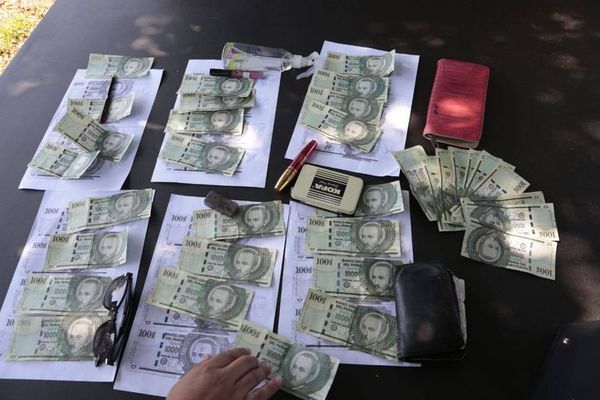 Caen falsos asistentes fiscales que “aguaron” fiesta de concejala departamental - Nacionales - ABC Color