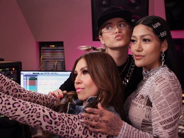 Thalía, Sofía Reyes y Farina lanzan Latin Music Queens en Facebook Watch