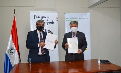 SENAD y UNE firman convenio para extensión universitaria