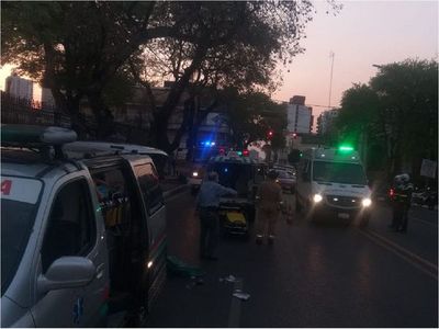 Albañil cayó a un pozo y ambulancia que lo trasladaba sufrió accidente