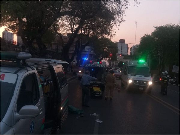 Albañil cayó a un pozo y ambulancia que lo trasladaba sufrió accidente