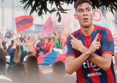 Crónica / EL CICLÓN ES FANATISMO PURO