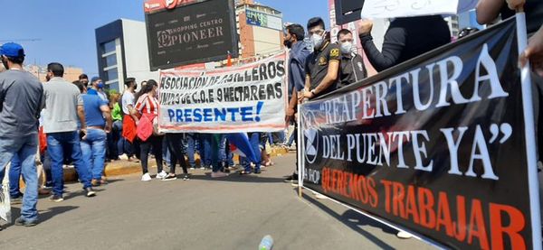 Médicos de Alto Paraná temen que reapertura de puente genere aumento de casos de COVID-19 - Nacionales - ABC Color