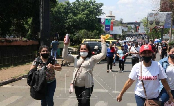 HOY / En dos semanas se sabrá impacto de la reapertura: “Ojalá que las camas estén vacías”