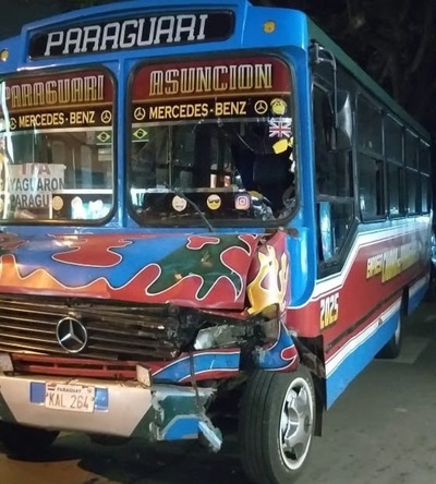 Colectivo protagonizó grave accidente