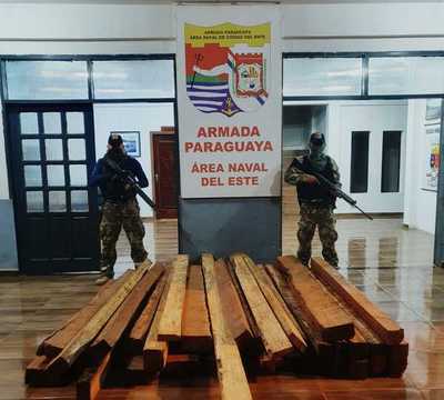 Marina incautó carga de madera nativa en Puerto Irala