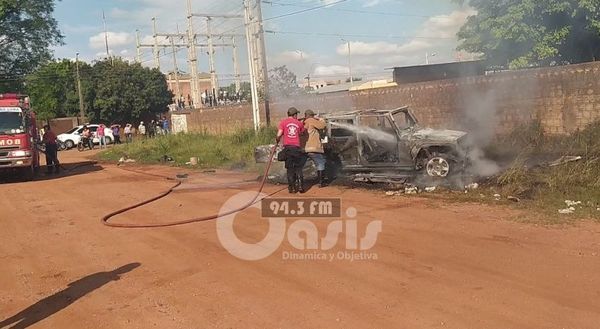 Incineran tres vehículos de alta gama en Pedro Juan