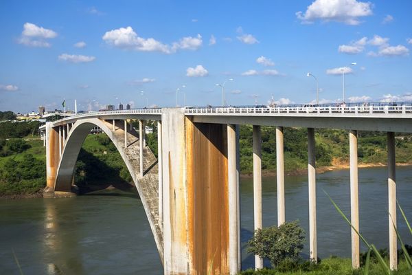 Apertura de fronteras iniciará con habilitación parcial del Puente de la Amistad - MarketData