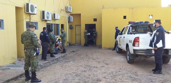 Recapturan a cuatro de los seis reos fugados de la Comisaría de Santaní - Nacionales - ABC Color