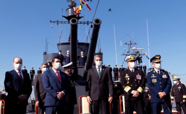 Presidente encabezó festejos por el Día de la Armada Paraguaya