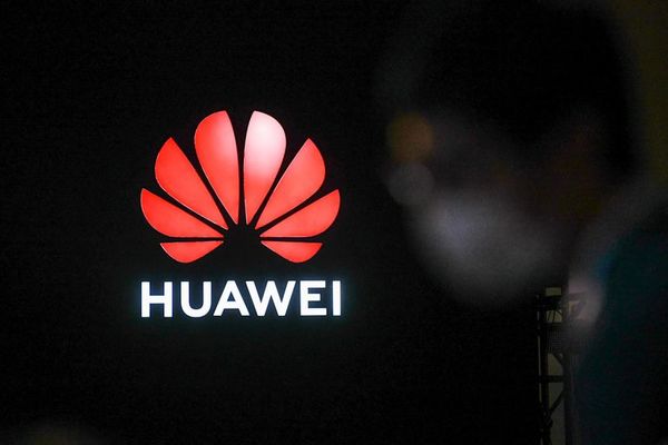 Huawei reconoce que lucha por sobrevivir ante la “incesante agresión” de EEUU  - Tecnología - ABC Color