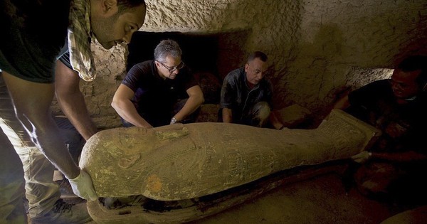 La Nación / Descubren catorce sarcófagos de 2.500 años de antigüedad en Saqqara, Egipto