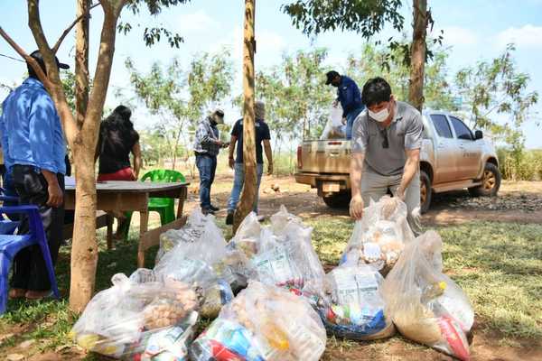 Entregan 30.000 kg de alimentos a comunidades indígenas del Alto Paraná - Noticde.com