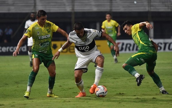 Crespo cuenta cómo jugará Defensa y Justicia ante Olimpia