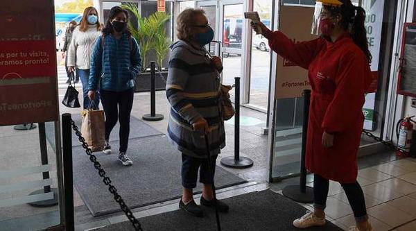 Buscan reactivar la economía con el Shopping Day » Ñanduti