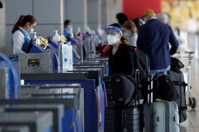 Panamá pedirá test negativo de COVID al reabrir los vuelos el 12 de octubre - MarketData