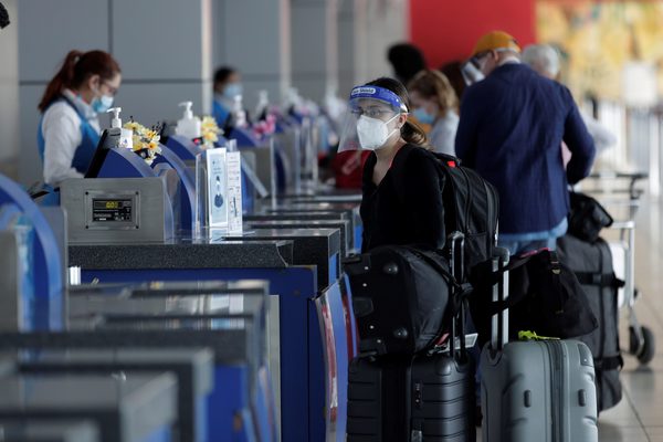 Panamá pedirá test negativo de COVID al reabrir los vuelos el 12 de octubre - MarketData