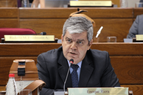 Riera afirma: Senadores que salvaron a Friedmann "son obstáculos para un Paraguay mejor" - ADN Paraguayo