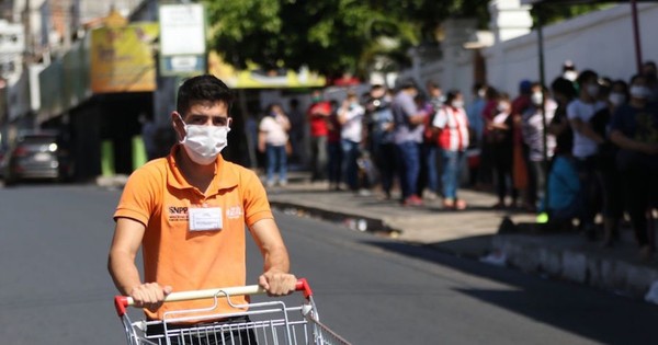 La Nación / Última tanda de 69 mil personas recibe hoy el ansiado Pytyvõ 2.0