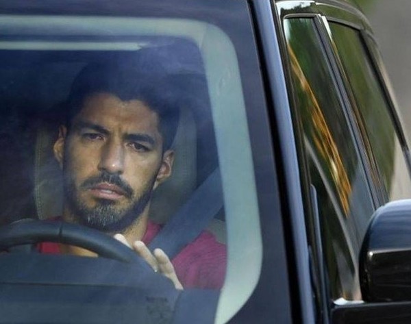 Luis Suárez, entre lágrimas, deja el Barcelona