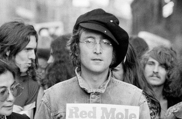 HOY / El registro escolar de John Lennon revela que fue un adolescente complicado