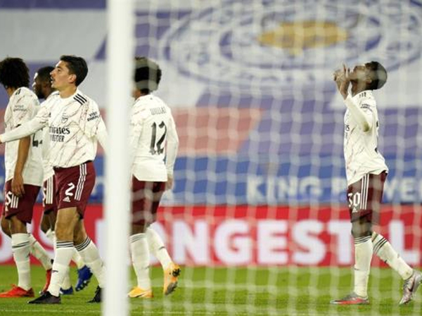 Chelsea y Arsenal, con resonantes victorias en la Copa de la Liga