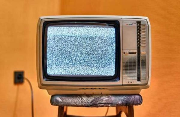 Un pueblo se quedó sin Internet durante 18 meses por culpa de un viejo televisor - SNT
