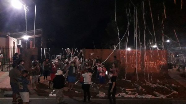 Manifestación en barrio Miraflores » San Lorenzo PY