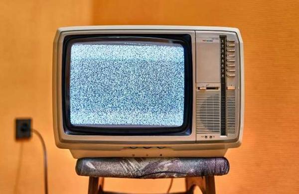 Un pueblo se quedó sin Internet durante 18 meses por culpa de un viejo televisor - C9N