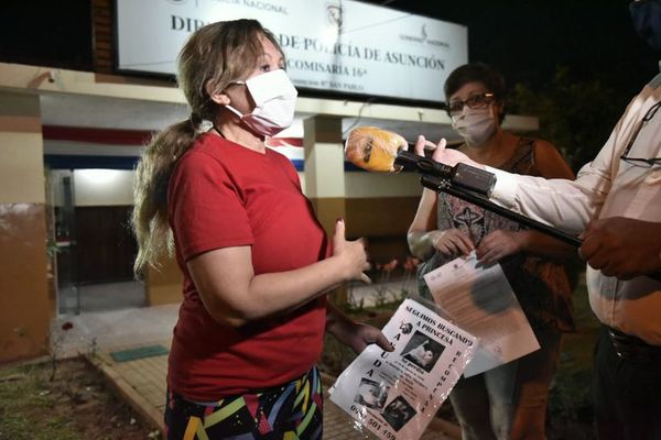 Ladrones “bien vestidos” asaltan a dos mujeres y se llevan celulares  - Nacionales - ABC Color