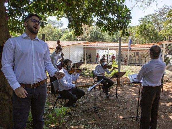 La orquesta del Congreso lleva música a hospitales