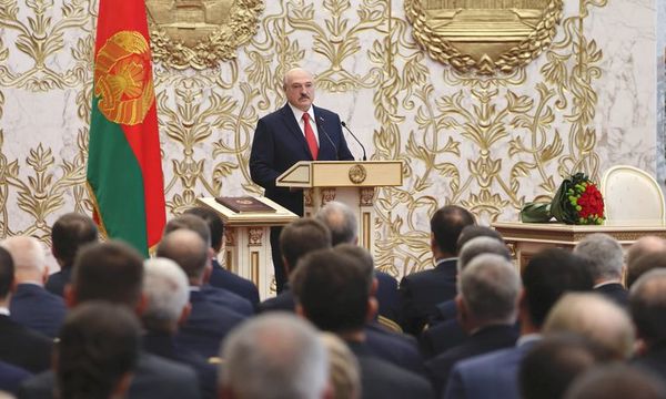 Lukashenko jura en secreto - Mundo - ABC Color