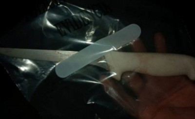 Salió sin pedir permiso a su pareja y la mató de tres puñaladas