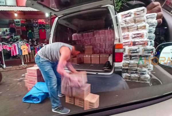 Evidencia del contrabando INCENTIVADO y PROTEGIDO por aduaneros en CDE