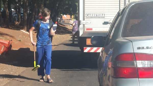 Quieren prohibir presencia de limpiavidrios en calles de Ciudad del Este con ordenanza