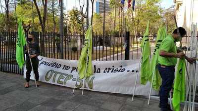 Mitin de los docentes contra "tijerazos" en Educación » Ñanduti