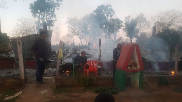 Fuego dejó en la calle a una familia en San Juan Nepomuceno - Nacionales - ABC Color