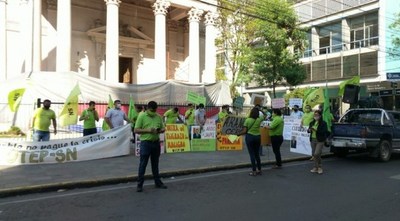 Gremio docente se manifiesta en contra del recorte a educación