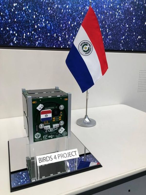 Fue presentado el primer satélite paraguayo - El Trueno
